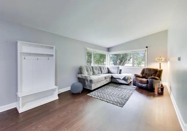 Photo 2 of Single family home for sale at 103 S Windsor Dr, Arlington Heights, IL 60004 | MLS# 12757312 | Listing updated on 2026-09-22