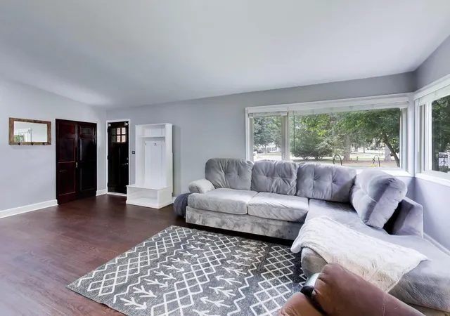 Photo 3 of Single family home for sale at 103 S Windsor Dr, Arlington Heights, IL 60004 | MLS# 12757312 | Listing updated on 2026-09-22