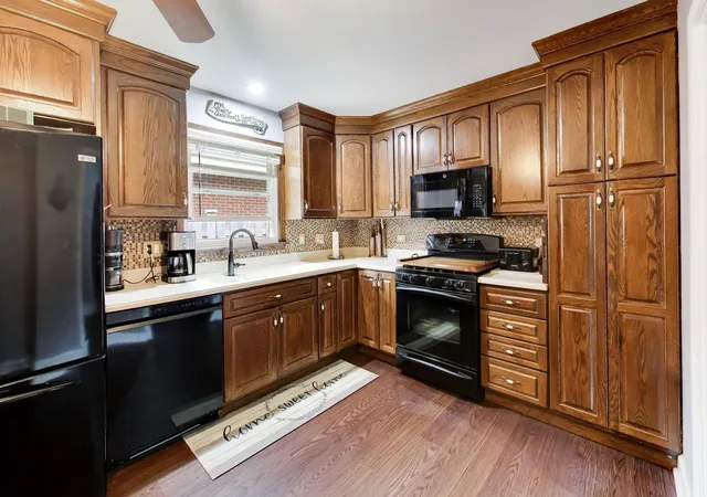 Photo 4 of Single family home for sale at 103 S Windsor Dr, Arlington Heights, IL 60004 | MLS# 12757312 | Listing updated on 2026-09-22