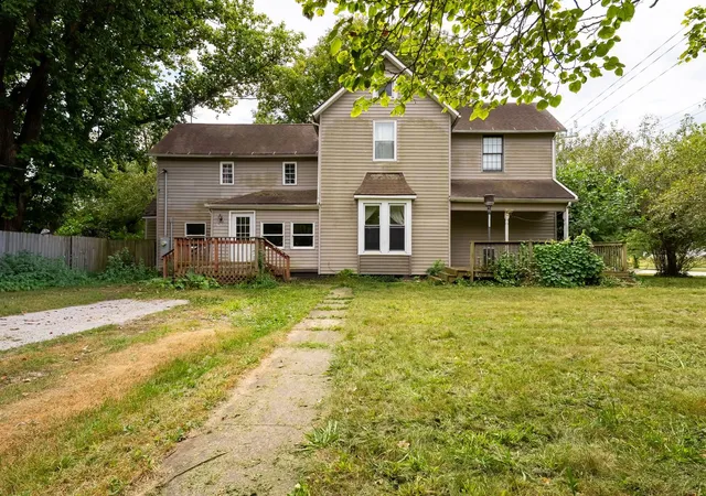 Photo 2 of Single family home for sale at 102 E North St, Bellflower, IL 61724 | MLS# 12757313 | Listing updated on 2026-10-03