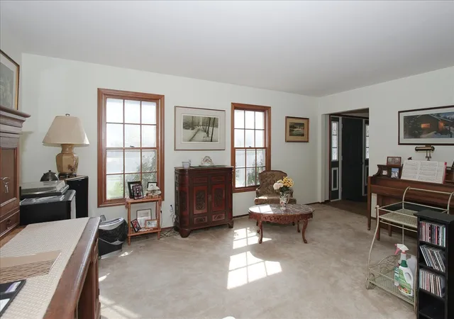Photo 2 of Single family home for sale at 586 Liberty Ave, South Elgin, IL 60177 | MLS# 12757345 | Listing updated on 2026-10-21