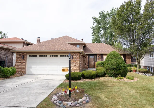 Photo 2 of Single family home for sale at 15548 Vista Dr, Oak Forest, IL 60452 | MLS# 12757351 | Listing updated on 2026-09-16