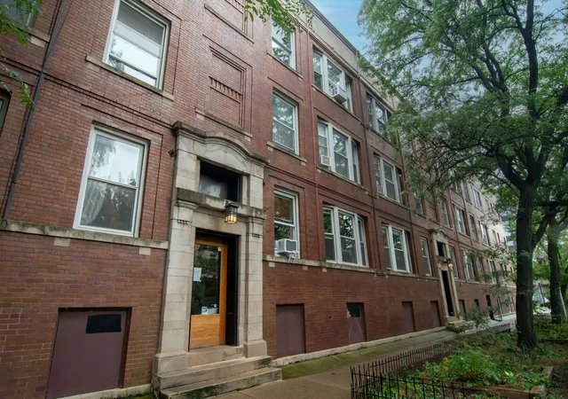 Photo 1 of Sale Pending at 1057 W Berwyn Ave #3, Chicago, IL 60640 | MLS# 12757364 | Listing updated on 2026-10-06