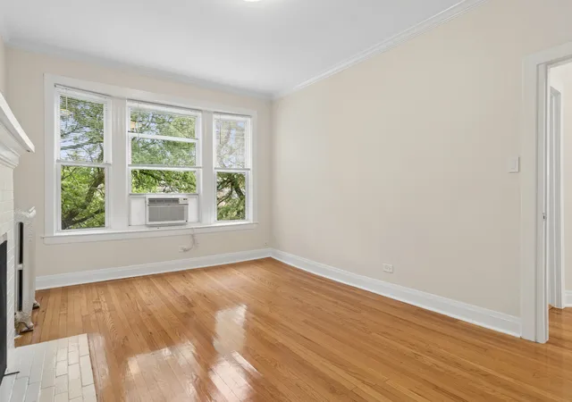 Photo 4 of Sale Pending at 1057 W Berwyn Ave #3, Chicago, IL 60640 | MLS# 12757364 | Listing updated on 2026-10-06