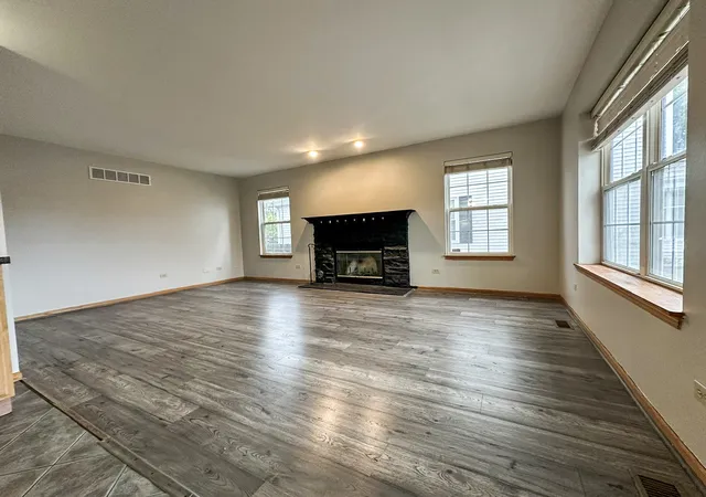 Photo 3 of Single family home for sale at 1907 Ridge Moor Dr, Plainfield, IL 60586 | MLS# 12757372 | Listing updated on 2026-10-08