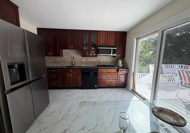 Photo 3 of Single family home for sale at 115 W King George Ct, Palatine, IL 60067 | MLS# 12757383 | Listing updated on 2026-09-17