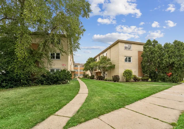 Photo 2 of Condo for sale at 6022 N Avondale Ave #1S, Chicago, IL 60631 | MLS# 12757387 | Listing updated on 2026-10-09