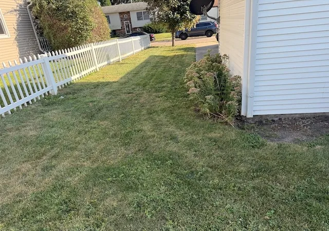 Photo 2 of Single family home for sale at 2358 W Lombard St, Davenport, IA 52804 | MLS# 12757390 | Listing updated on 2026-10-21