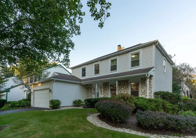 Photo 2 of Single family home for sale at 901 Providence Ln, Buffalo Grove, IL 60089 | MLS# 12757393 | Listing updated on 2026-09-17