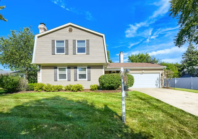 Single family home for sale at 4511 Crab Orchard Dr, Hoffman Estates, IL 60192 | MLS# 12757421