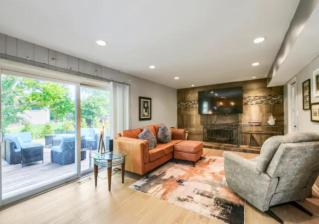 Photo 2 of Single family home for sale at 4511 Crab Orchard Dr, Hoffman Estates, IL 60192 | MLS# 12757421 | Listing updated on 2026-09-23