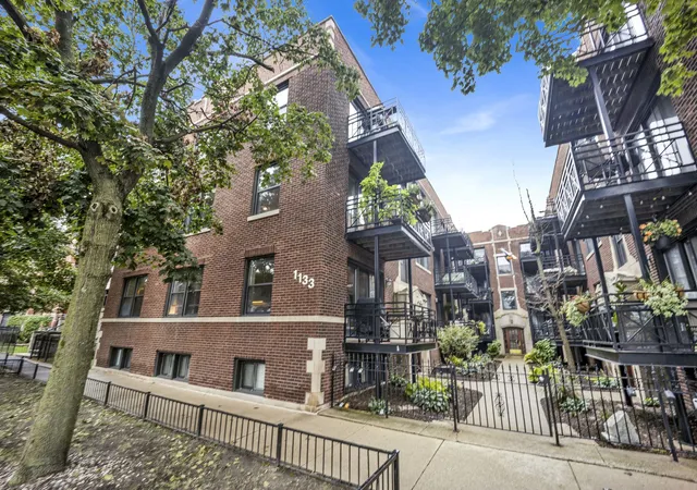Photo 2 of Condo for sale at 1133 W Grace St #G, Chicago, IL 60613 | MLS# 12757439 | Listing updated on 2026-10-08