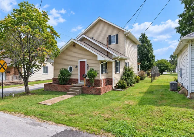 Photo 2 of Single family home for sale at 402 E Belleville Ave, Christopher, IL 62822 | MLS# 12757445 | Listing updated on 2026-09-17