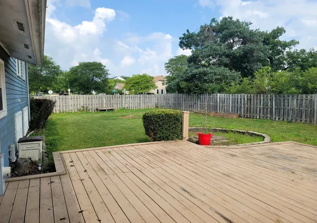 Photo 19 of Single family home for sale at 4112 Crimson Dr, Hoffman Estates, IL 60192 | MLS# 12757464 | Listing updated on 2026-10-09