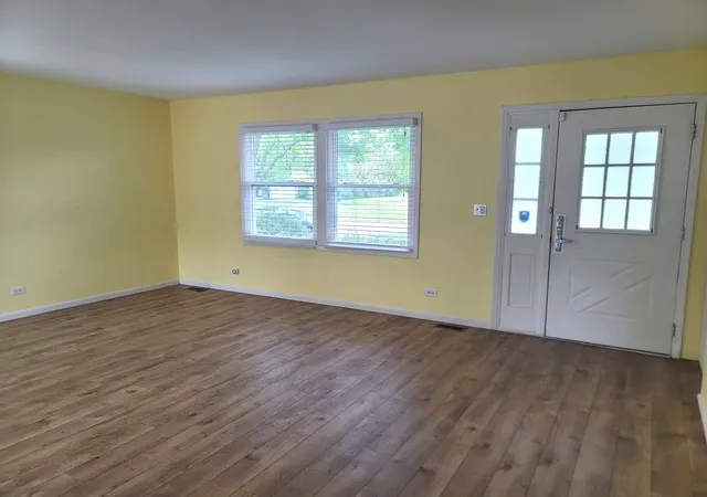 Photo 3 of Single family home for sale at 4112 Crimson Dr, Hoffman Estates, IL 60192 | MLS# 12757464 | Listing updated on 2026-09-18