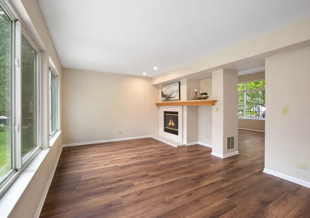Photo 4 of Single family home for sale at 18153 W Banbury Dr, Gurnee, IL 60031 | MLS# 12757470 | Listing updated on 2026-09-24