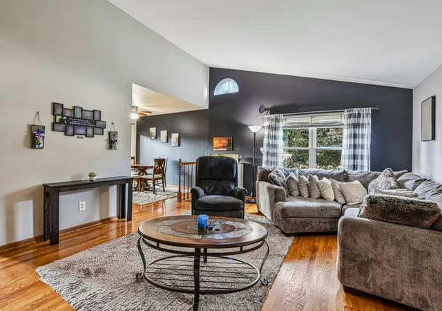Photo 2 of Single family home for sale at 256 Meadows Dr, Sugar Grove, IL 60554 | MLS# 12757482 | Listing updated on 2026-09-21