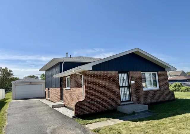 Single family home for sale at 931 Miller Pl, Phoenix, IL 60426 | MLS# 12757483