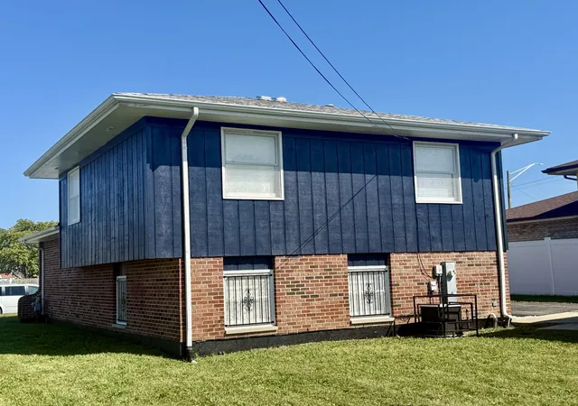 Photo 3 of Single family home for sale at 931 Miller Pl, Phoenix, IL 60426 | MLS# 12757483 | Listing updated on 2026-09-18