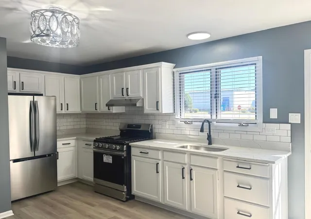 Photo 3 of Single family home for sale at 931 Miller Pl, Phoenix, IL 60426 | MLS# 12757483 | Listing updated on 2026-09-18