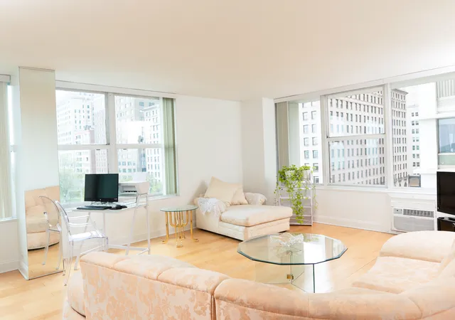 Listing Photo 5 - Condo for sale in building located at 1000 N Lake Shore Dr, Chicago, IL 60611 - Unit #809