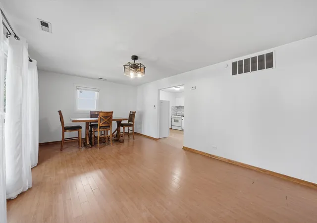 Photo 3 of Single family home for sale at 422 Suwanee St, Park Forest, IL 60466 | MLS# 12757513 | Listing updated on 2026-09-18