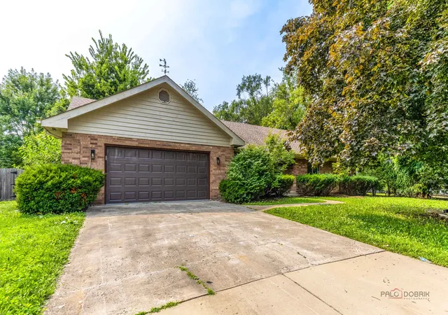 Photo 2 of Single family home for sale at 300 6th Street, Wheeling, IL 60090 | MLS# 12757518 | Listing updated on 2026-09-27