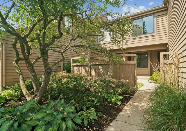 Photo 1 of Townhouse for sale at 820 Golf Ln, Lake Barrington, IL 60010 | MLS# 12757521 | Listing updated on 2026-09-13
