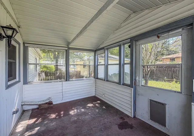 Photo 3 of Single family home for sale at 1306 Stout Dr, Urbana, IL 61802 | MLS# 12757527 | Listing updated on 2026-09-22