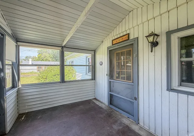 Photo 4 of Single family home for sale at 1306 Stout Dr, Urbana, IL 61802 | MLS# 12757527 | Listing updated on 2026-09-22