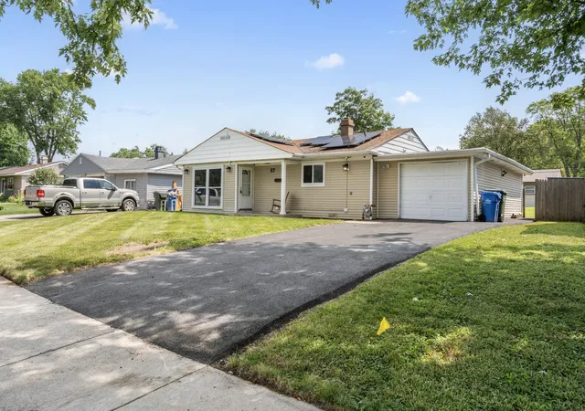 Photo 3 of Single family home for sale at 27 Cardinal Ln, Carpentersville, IL 60110 | MLS# 12757536 | Listing updated on 2026-09-27