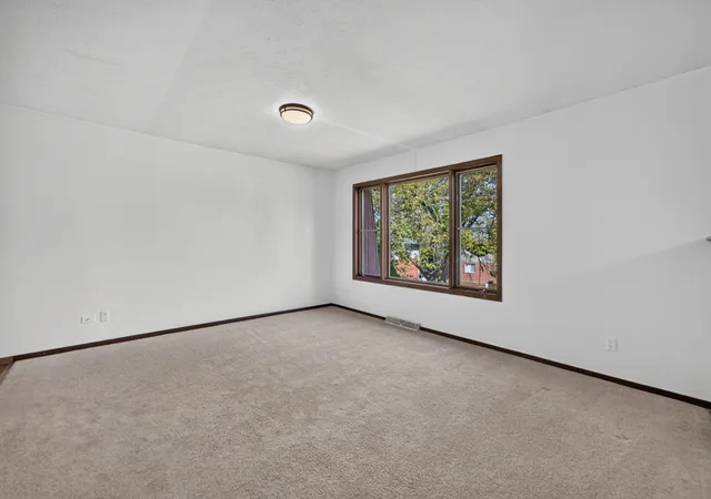 Listing Photo 4 - Condo for sale in building located at 3746 Thyme Dr, Rockford, IL 61114