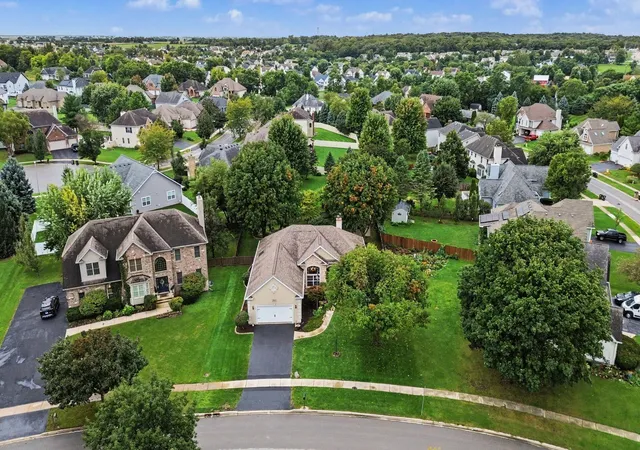 Photo 3 of Single family home for sale at 1805 Country Hills Dr, Yorkville, IL 60560 | MLS# 12757551 | Listing updated on 2026-09-24