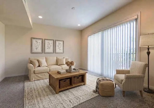Listing Photo 5 - Condo for sale in building located at 351 Town Pl Cir, Buffalo Grove, IL 60089 - Unit #503