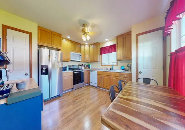 Photo 4 of Single family home for sale at 2206 E Pennsylvania Ave, Urbana, IL 61802 | MLS# 12757564 | Listing updated on 2026-10-09