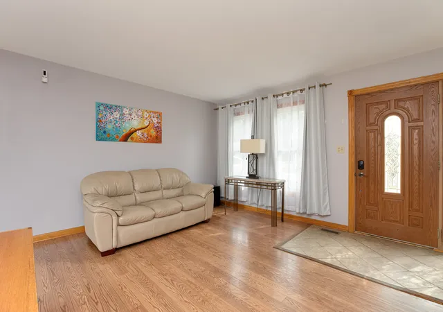 Photo 4 of Single family home for sale at 8196 Dartmouth Ln, Hanover Park, IL 60133 | MLS# 12757594 | Listing updated on 2026-09-23