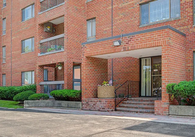 Photo 2 of Condo for sale at 701 Forum Sq #210, Glenview, IL 60025 | MLS# 12757601 | Listing updated on 2026-09-23