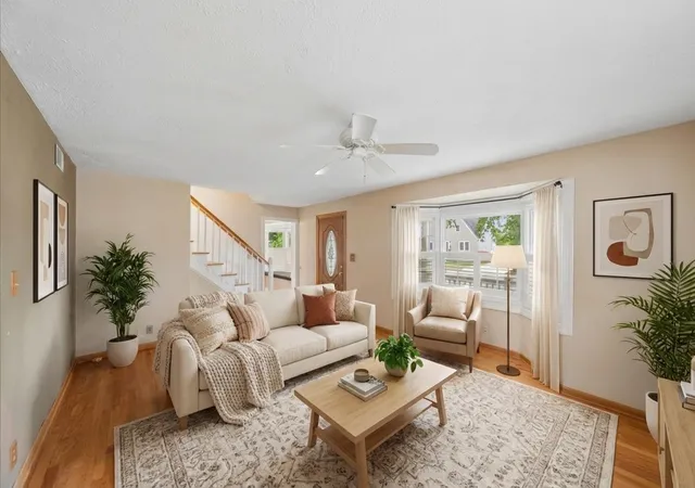 Photo 3 of Single family home for sale at 9809 S 54th Avenue, Oak Lawn, IL 60453 | MLS# 12757603 | Listing updated on 2026-09-21