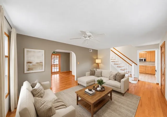 Photo 4 of Single family home for sale at 9809 S 54th Avenue, Oak Lawn, IL 60453 | MLS# 12757603 | Listing updated on 2026-09-21