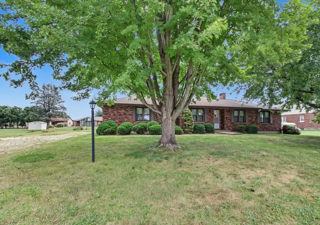 Photo 3 of Single family home for sale at 2319 S 8th Street, Quincy, IL 62305 | MLS# 12757604 | Listing updated on 2026-09-21