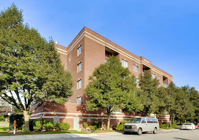 Photo 3 of Condo for sale at 450 S Western Ave #505, Des Plaines, IL 60016 | MLS# 12757608 | Listing updated on 2026-09-23