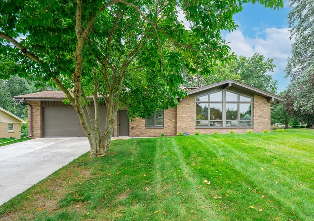 Photo 2 of Single family home for sale at 5075 Welsh Rd, Rockford, IL 61107 | MLS# 12757609 | Listing updated on 2026-09-24