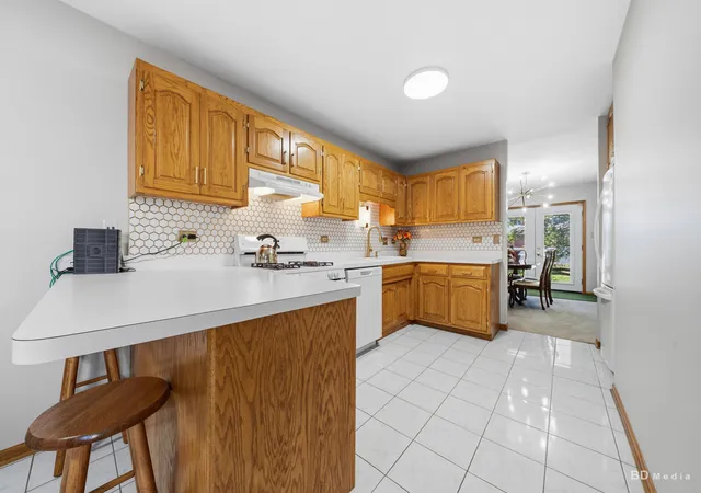 Photo 4 of Townhouse for sale at 16630 Fairfax Ct #16630, Tinley Park, IL 60477 | MLS# 12757613 | Listing updated on 2026-10-10