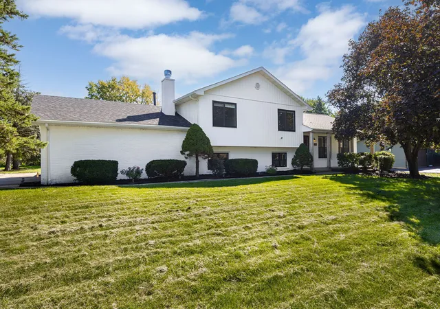 Photo 2 of Single family home for sale at 12801 S Elizabeth Dr, Plainfield, IL 60585 | MLS# 12757616 | Listing updated on 2026-10-04