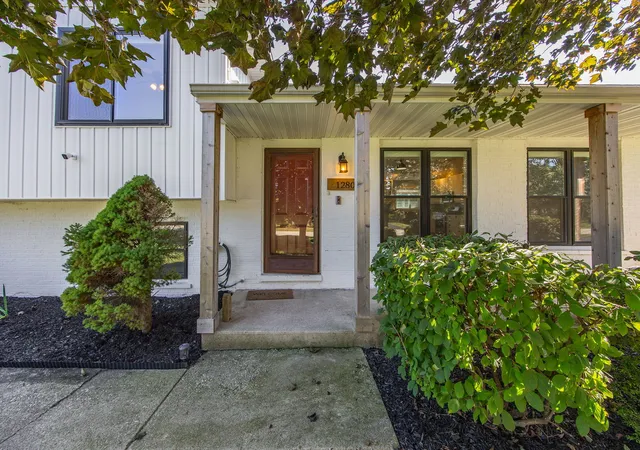 Photo 3 of Single family home for sale at 12801 S Elizabeth Dr, Plainfield, IL 60585 | MLS# 12757616 | Listing updated on 2026-10-04
