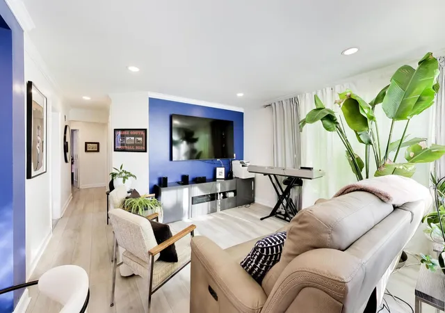 Photo 3 of Single family home for sale at 1609 S Cumberland Ave, Park Ridge, IL 60068 | MLS# 12757617 | Listing updated on 2026-09-30