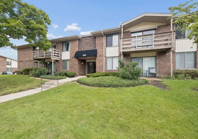 Photo 1 of Condo for sale at 456 Raintree Ct #2C, Glen Ellyn, IL 60137 | MLS# 12757631 | Listing updated on 2026-09-22