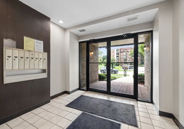 Photo 2 of Condo for sale at 456 Raintree Ct #2C, Glen Ellyn, IL 60137 | MLS# 12757631 | Listing updated on 2026-09-22