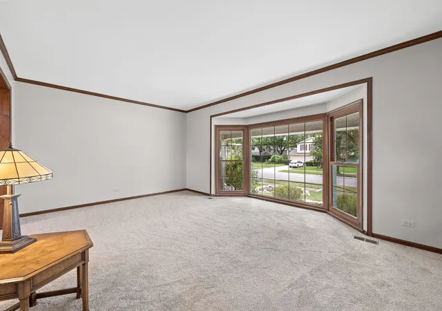 Photo 4 of Single family home for sale at 601 Menominee Ln, Naperville, IL 60563 | MLS# 12757643 | Listing updated on 2026-09-21