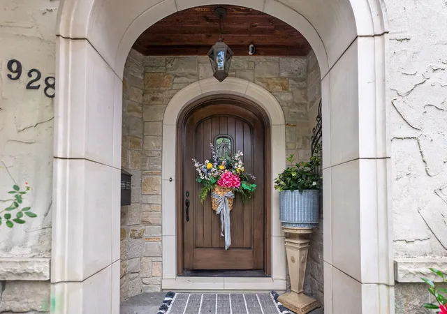 Photo 2 of Single family home for sale at 928 Hastings St, Park Ridge, IL 60068 | MLS# 12757644 | Listing updated on 2026-10-09